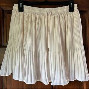 White skirt size M